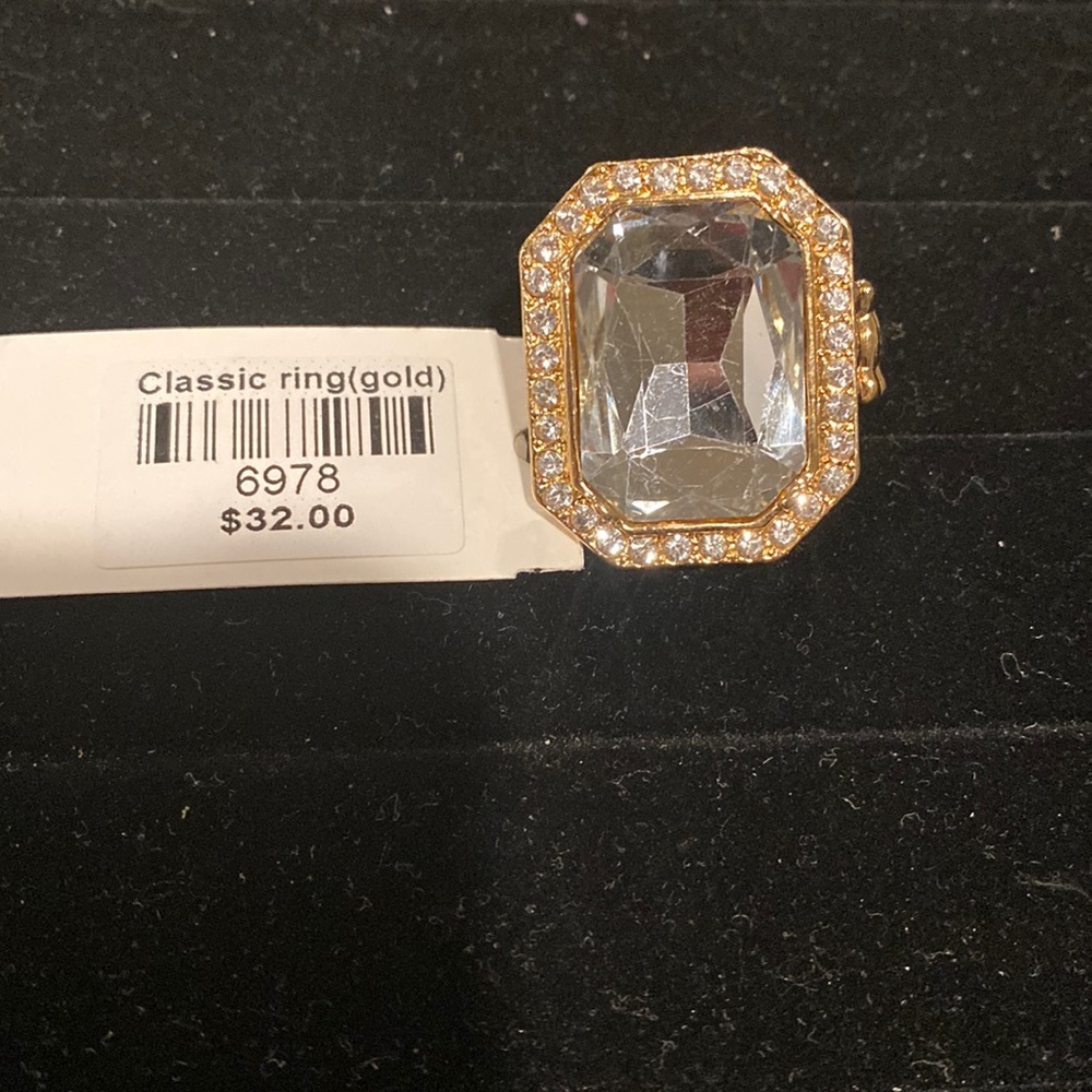 Gold tone stretch ring